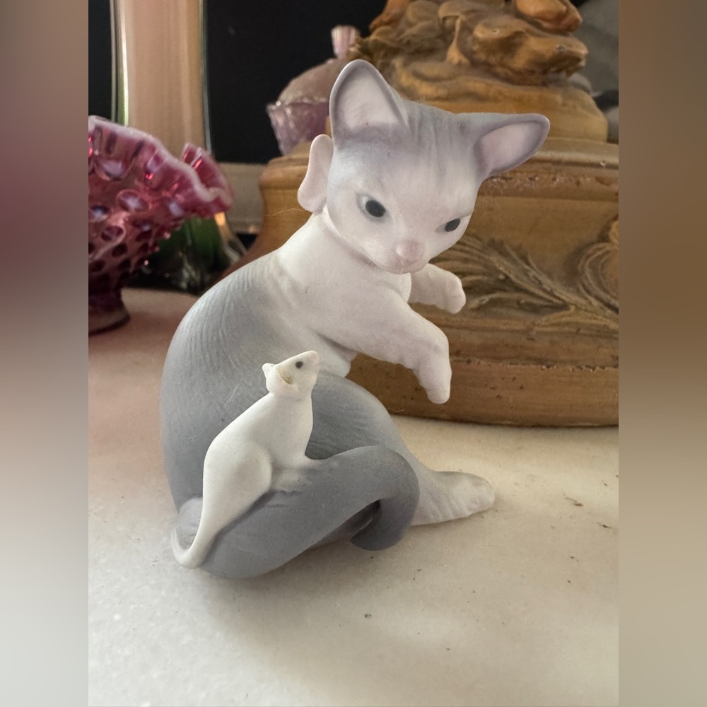 Vintage Lladro Cat & Mouse Porcelain Figurine (1980s)